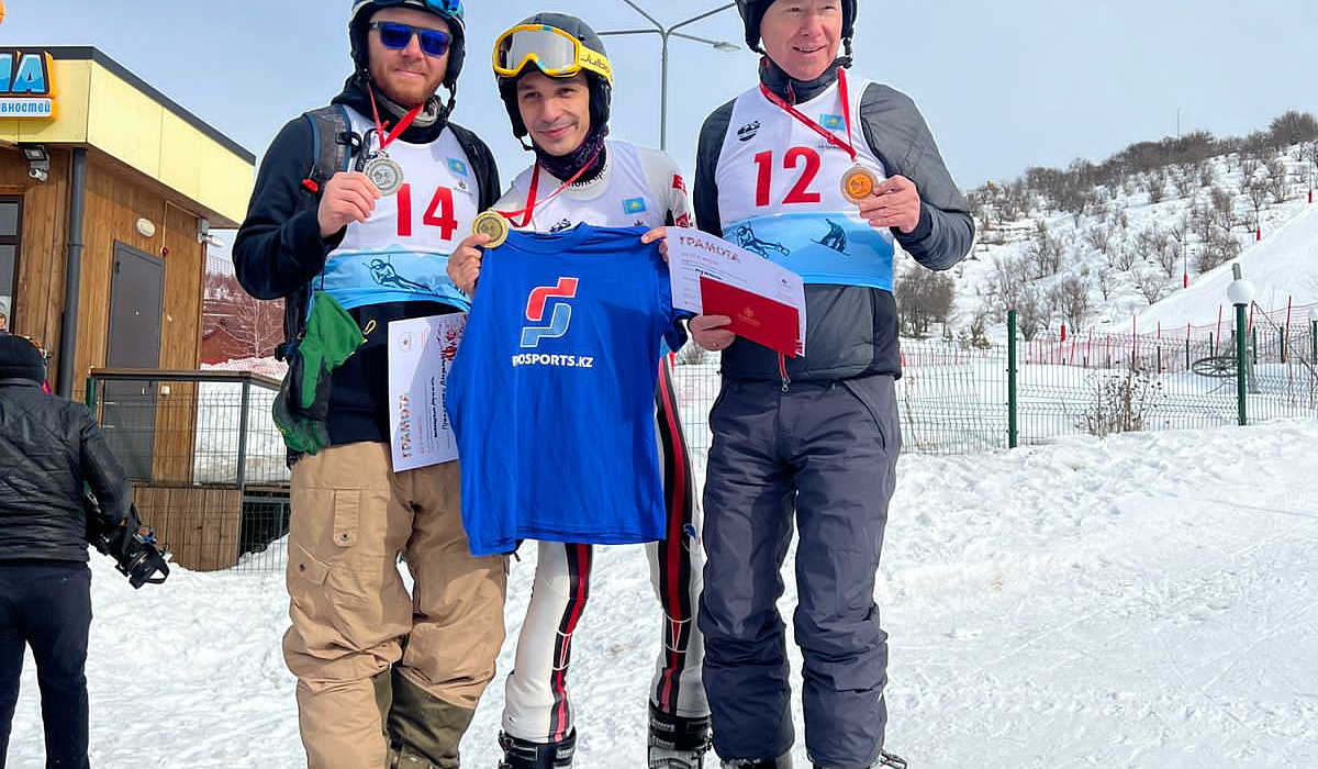 29 января на Курорте Oi Qaragai впервые прошли соревнования по горным лыжам среди журналистов